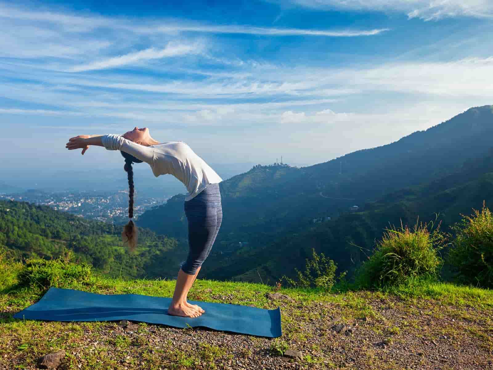 khóa học Yoga chữa bệnh cột sống