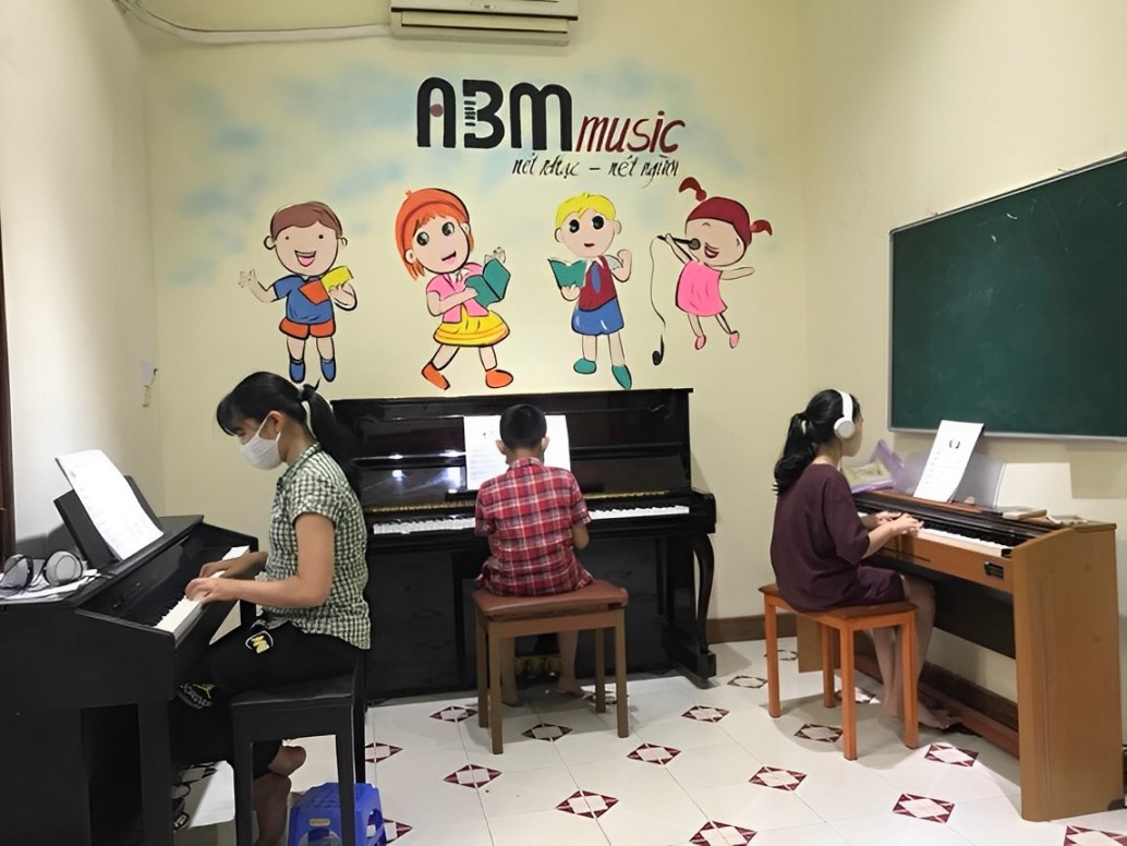 lớp học đàn guitar ở Hà Nội