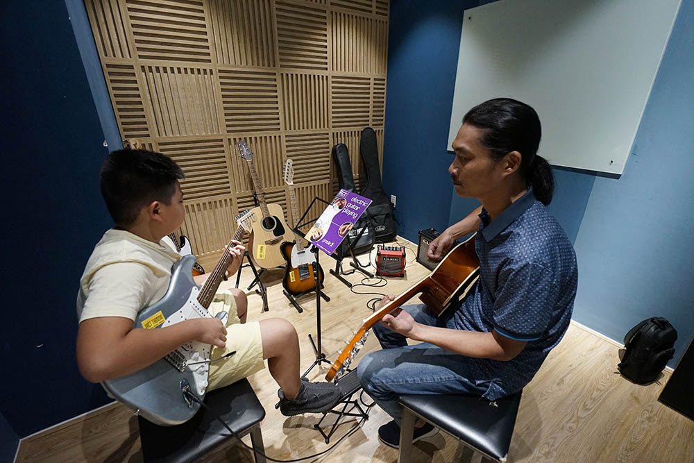 lớp học đàn guitar ở Hà Nội