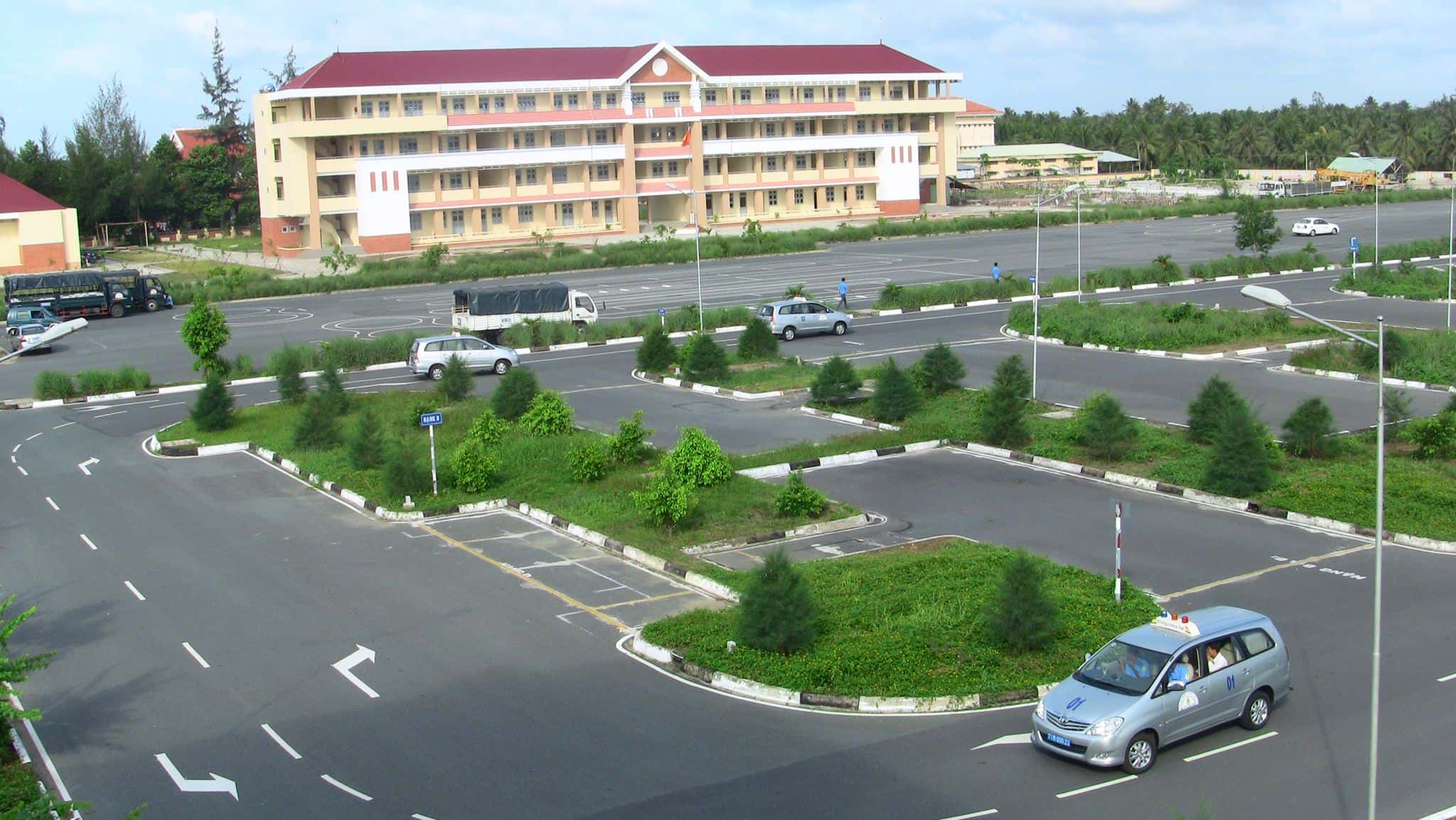 Trung tâm học lái xe ô tô Hà Nội