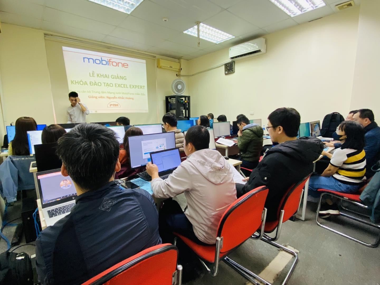 trung tâm dạy tin học văn phòng ở Hà Nội